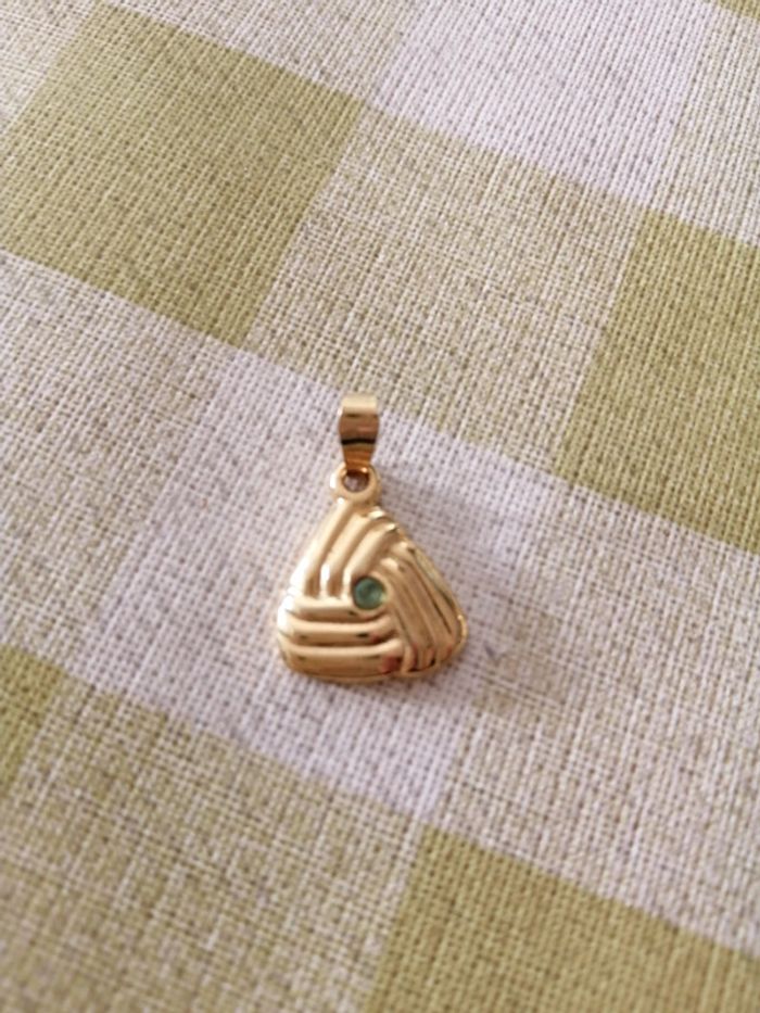 Pendentif doré