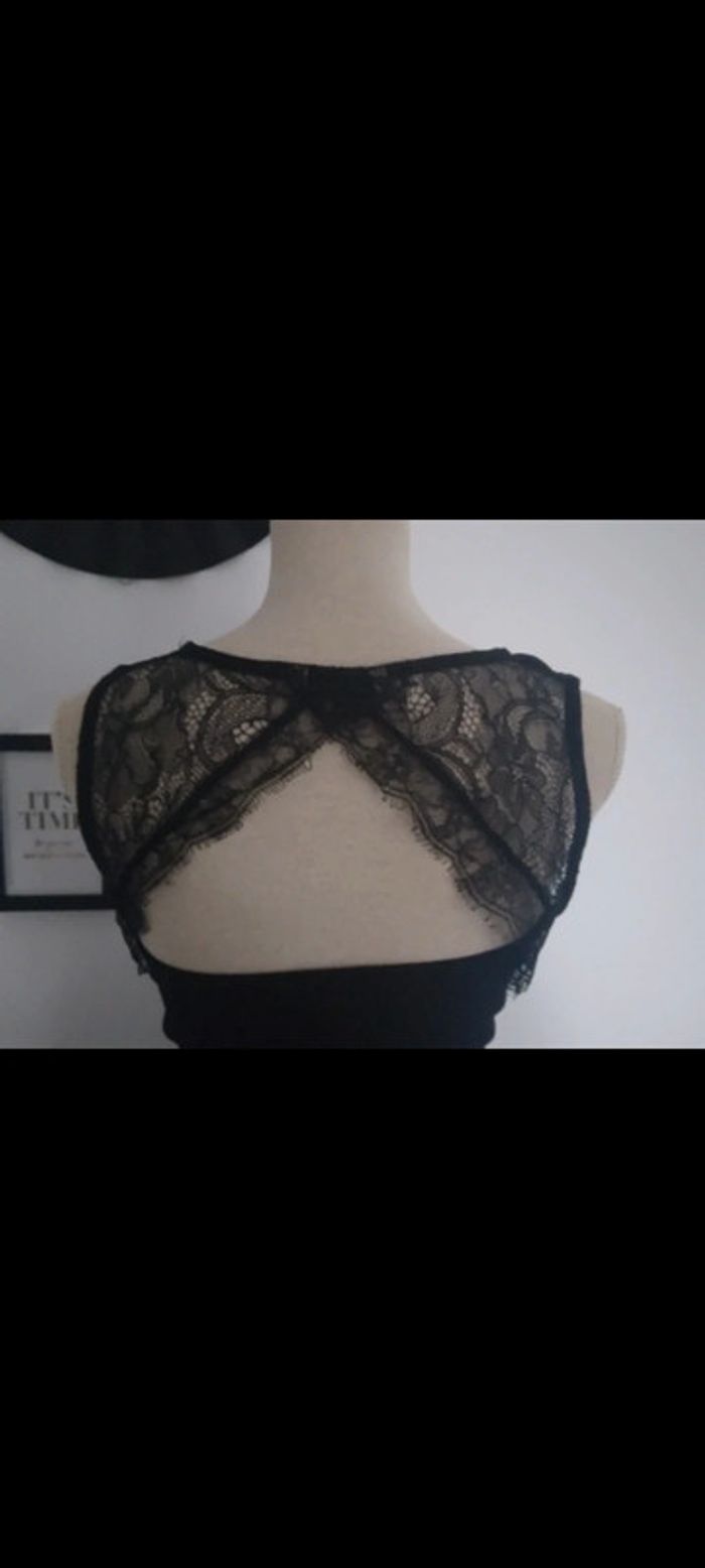 🌸Robe noir avec dentelle dans le dos🌸 - photo numéro 3