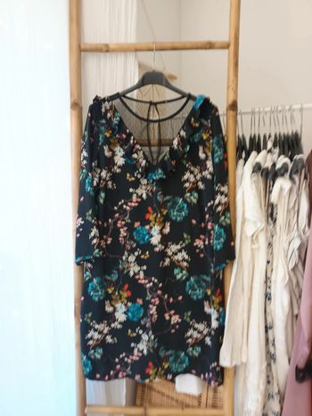 Jolie robe fleurie taille 36