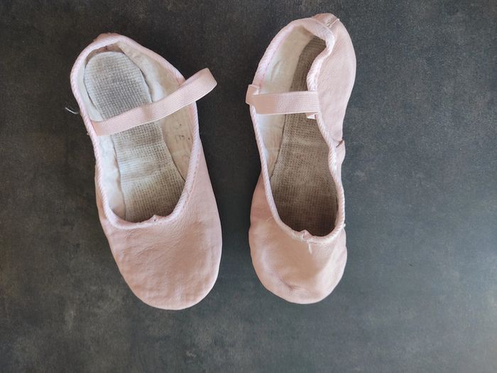 Taille 32. Chaussons de danse enfant demi pointe - photo numéro 2