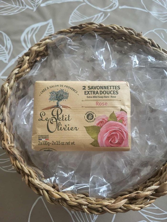 Savonnettes à la rose, le petit Olivier. 200 g