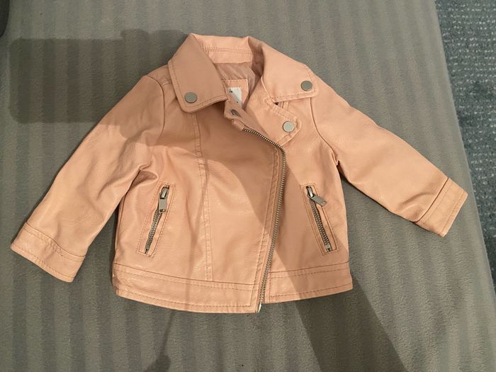 Veste en cuire pour petite fille