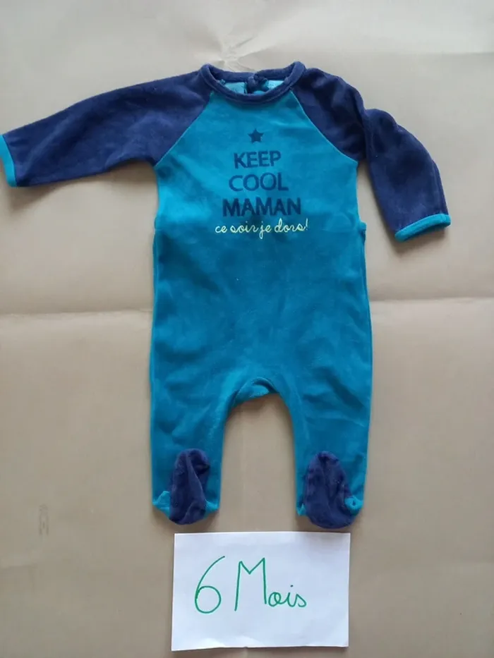 Pyjamas/ Grenouillère 6 Mois