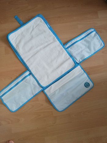 Tapis à langer de voyage, OBAÏBI, en très bon état