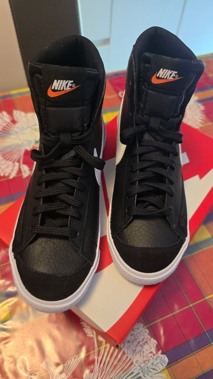 Neuves (non portées) 🏷😍🤩👍 sublime baskets NIKE blazer mid pointure 37.5 mixtes🤩⚘️👍 - photo numéro 3