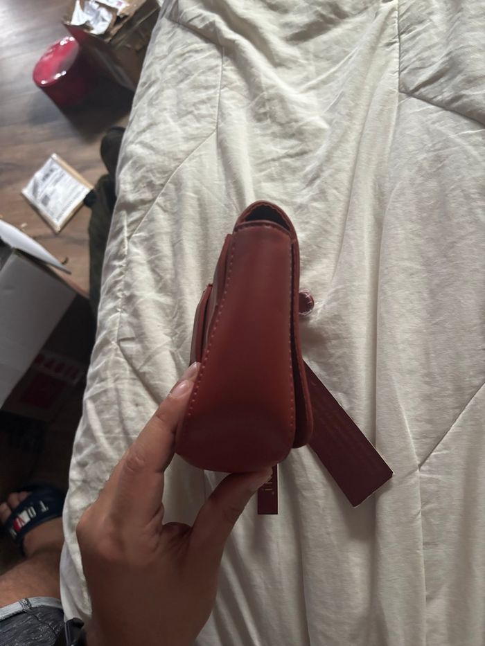 Sac bandoulière rouge clouté Bestini neuf avec étiquette - photo numéro 10