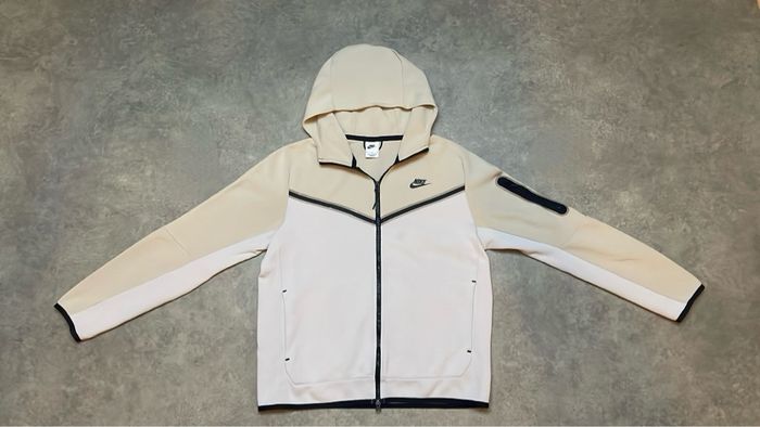 Veste Nike Tech Fleece Beige/Blanc à capuche