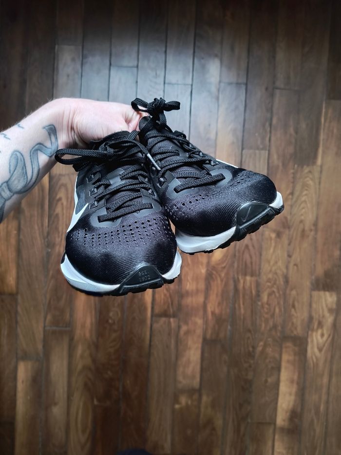 Baskets Nike Vomero 15 pointure 37,5 - photo numéro 10