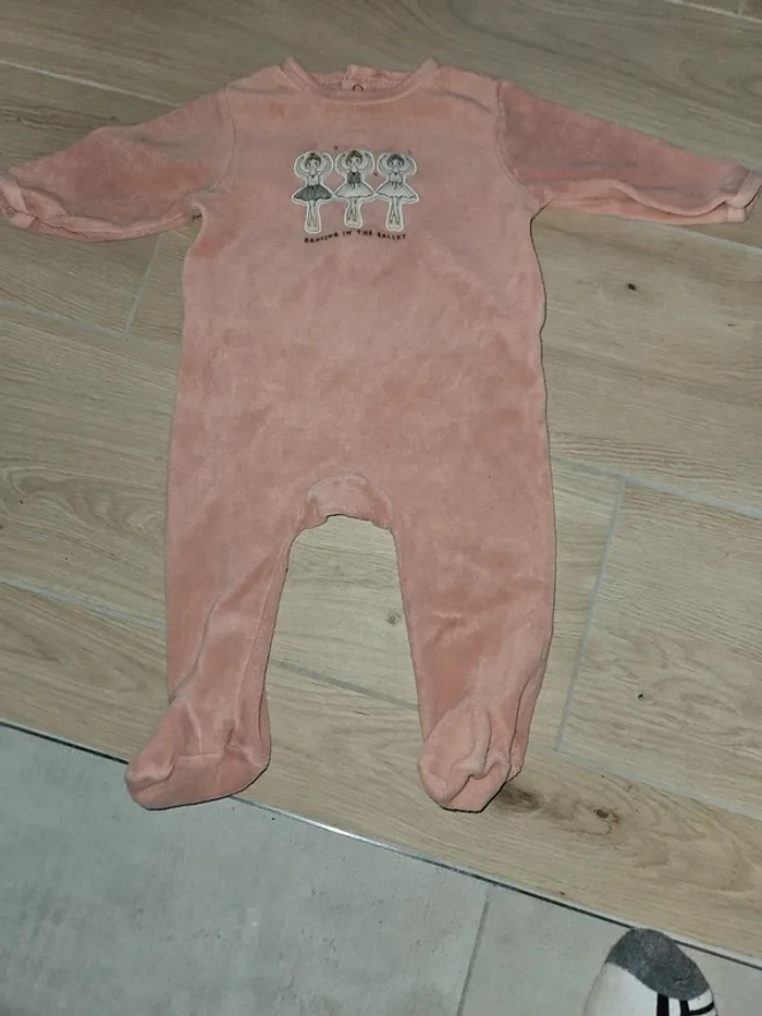 Pyjamas 9 mois - photo numéro 8