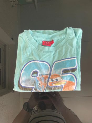 T-shirt Disney, en taille quatre ans