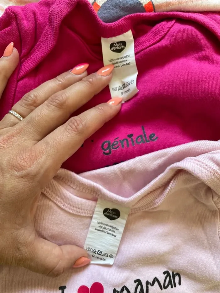 Lot de 20 bodies manches courtes  bébé fille 9 mois - photo numéro 5