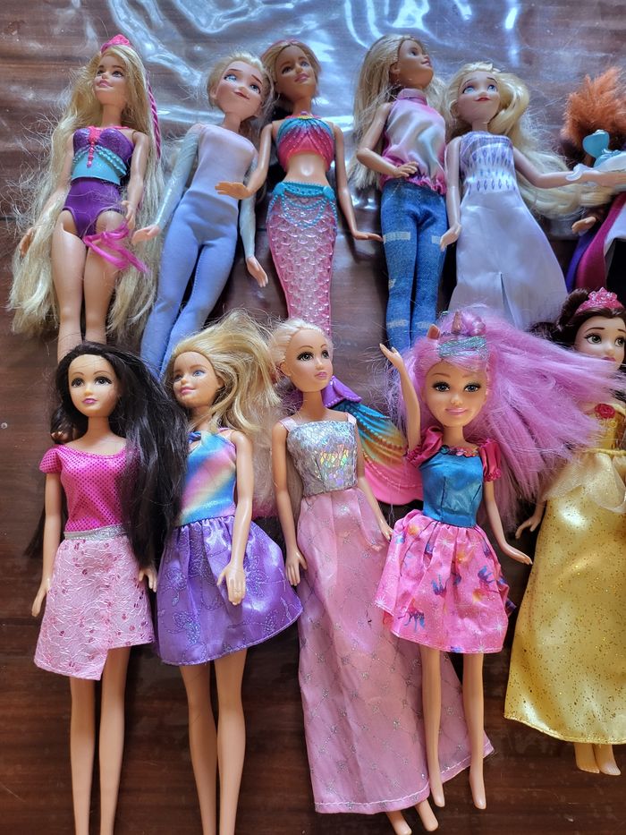 Lot barbie + accessoires - photo numéro 2