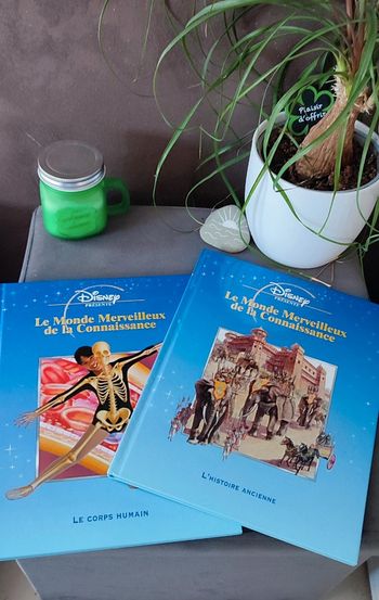 Lot 2 livres Disney Présente : L'histoire ancienne et le corps humain