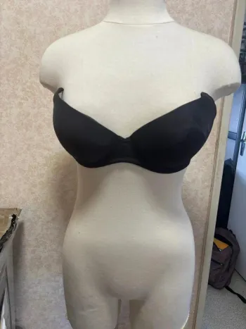 Soutient gorge rembourré sans bretelle taille 90c marque charlotte lingerie