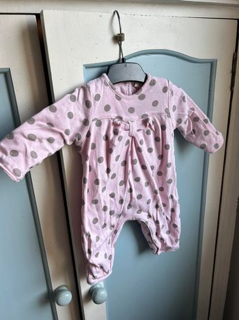 Pyjama sans pied coton épais , rose à pois gris , 1 mois