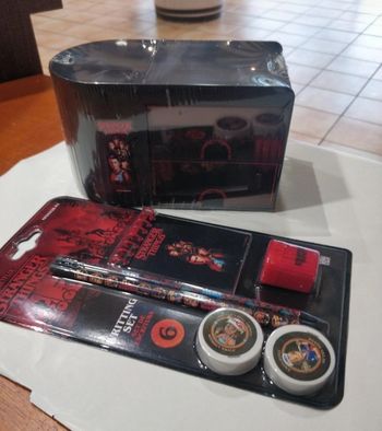 Lot Papeterie Stranger Things - Neuf sous blister