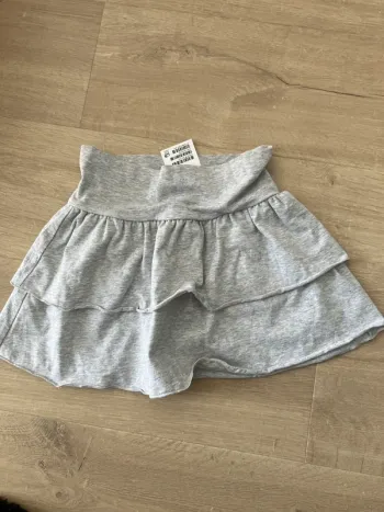 Jupe courte H&M gris 134/140 cm 8 ans