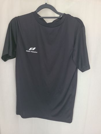 T-shirt foot