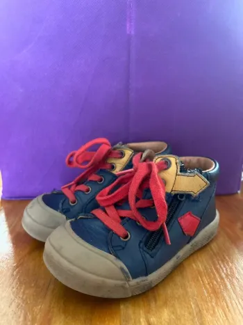 Chaussures GBB taille 24