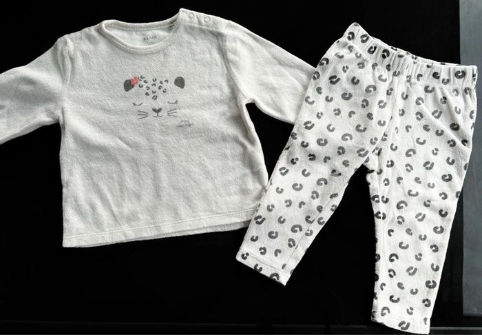 Pyjamas deux pièces / Taille 18 mois