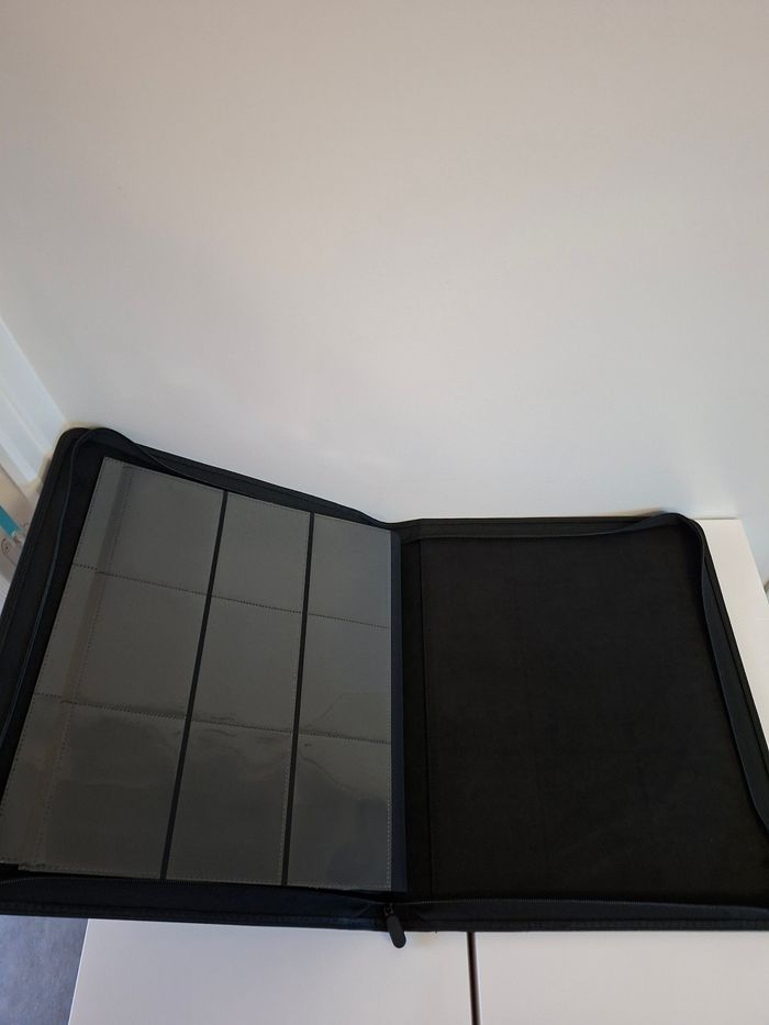 Classeur zip noir de rangement pour 288 cartes sous toploaders Pokémon ⬛️ - photo numéro 4