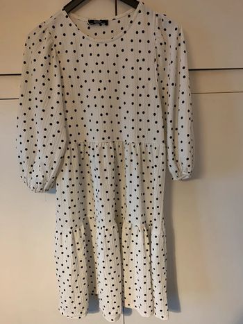 Robe Bershka blanche à pois noirs