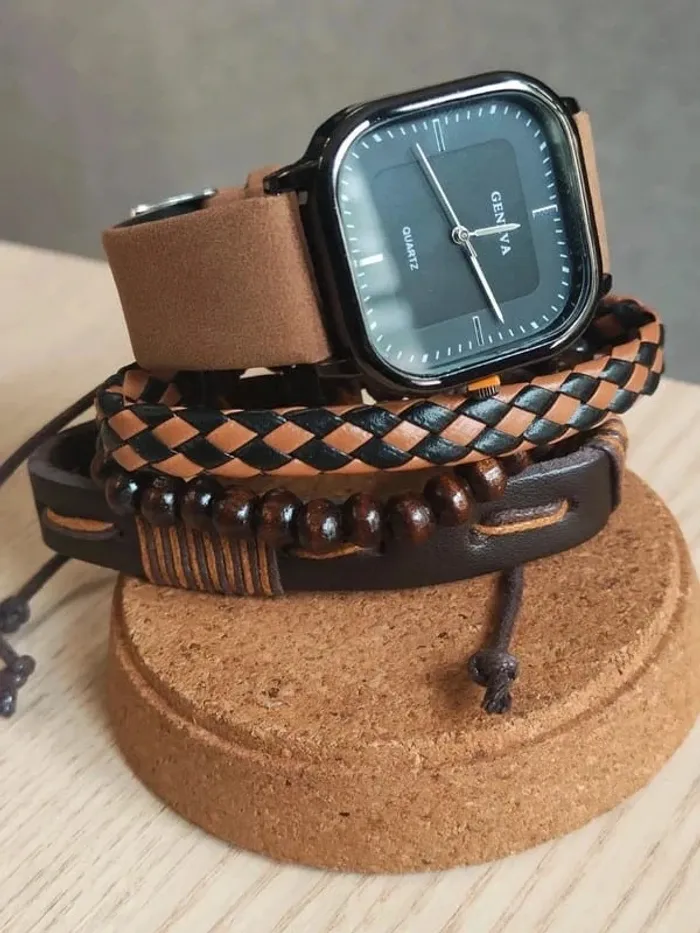 Montre carrée beige & noire, bracelets bruns