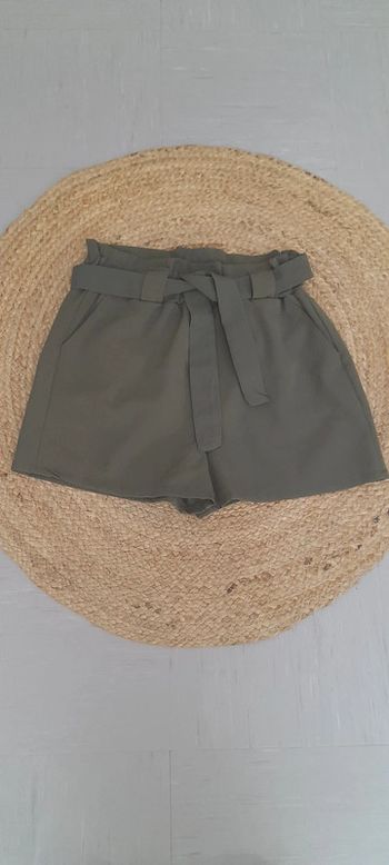 Short taille haute kaki