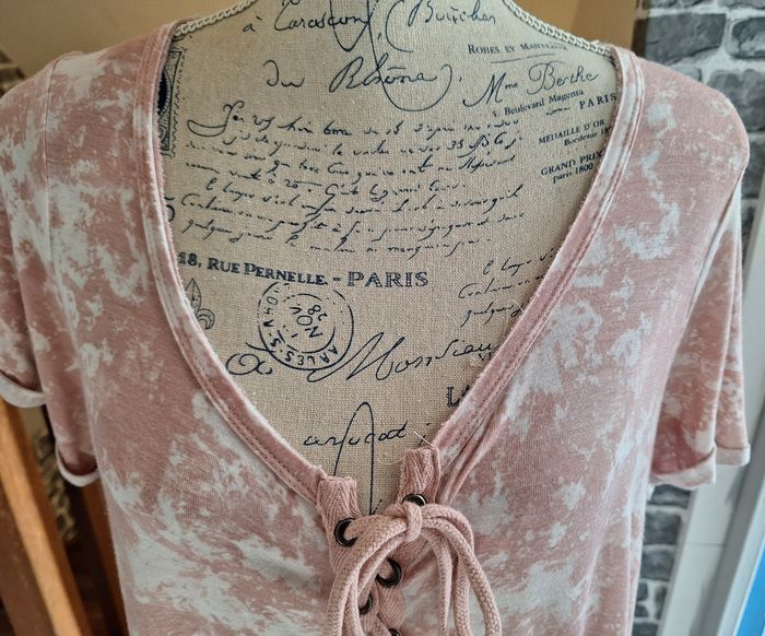 Tee-shirt lacé rose et blanc - photo numéro 2