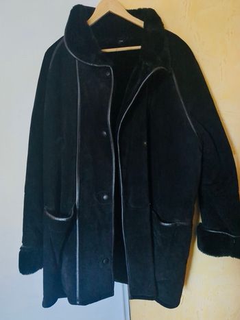 Manteaux / Cape noire en Daim rembourrée Boutique Indépendante Tailles 46-48