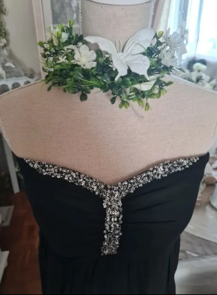 Jolie robe noire bustier sequins argentés Walk and Talk by Kiabi Taille 44 Neuve
