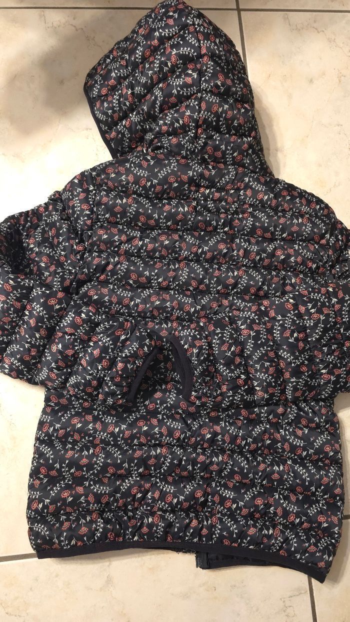 Neuve (non portée)🏷 🥰😍🩷 doudoune 10 ans fille 😍🥰🩷 - photo numéro 2