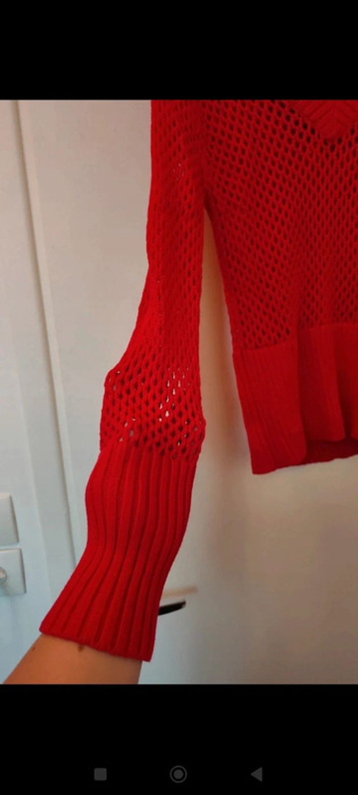Pull rouge ajouré col V taille M/L - photo numéro 5