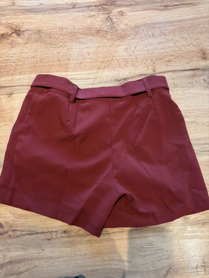 Short femme bordeaux Kiabi taille 40 - photo numéro 3