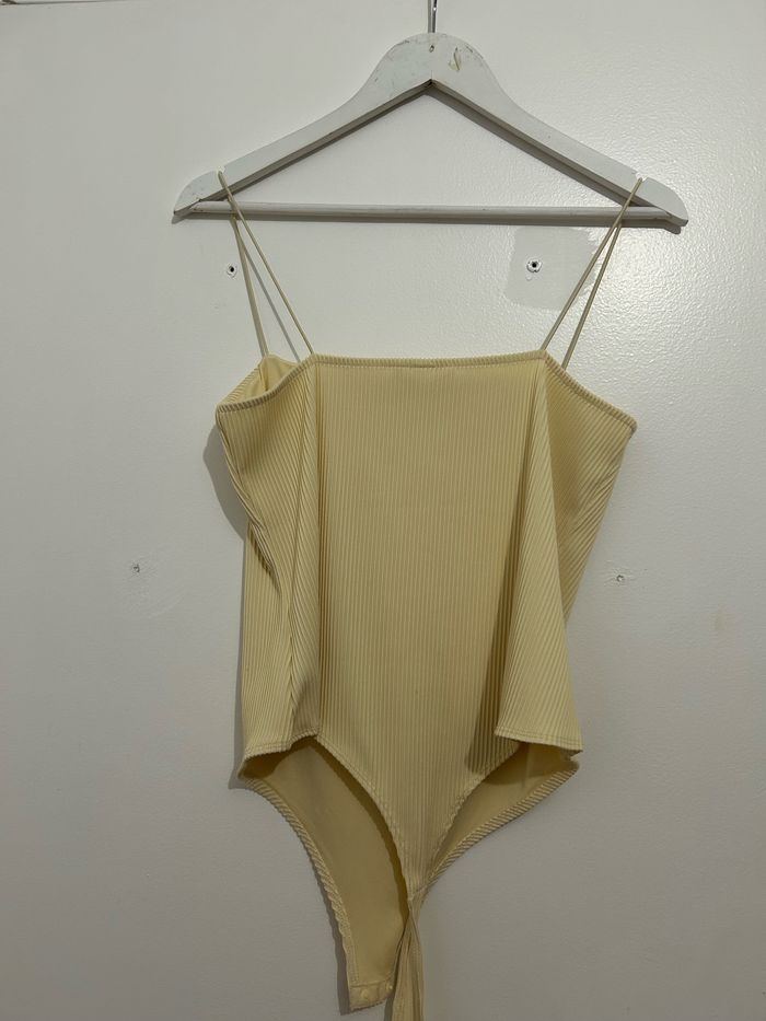 body beige - photo numéro 3