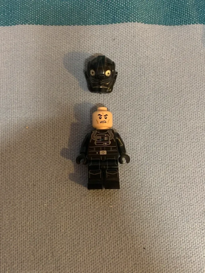 Lego star wars Tie fighter Pilot - photo numéro 3