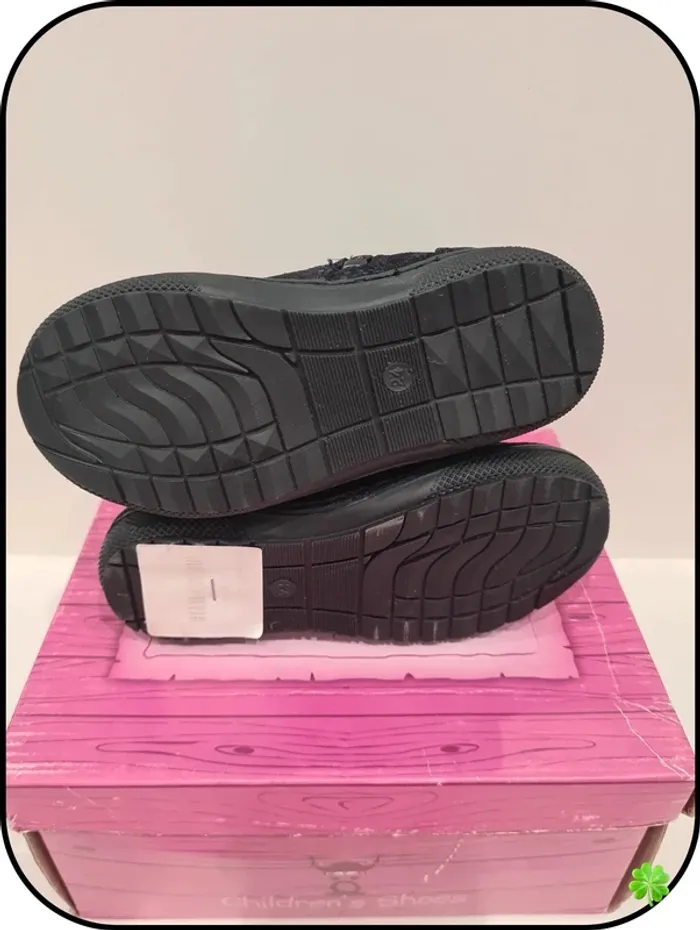 Chaussures Norvik taille 24 - photo numéro 8