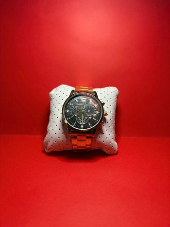 montre Geneva doré avec cadran noir à quartz pour hommes avec date