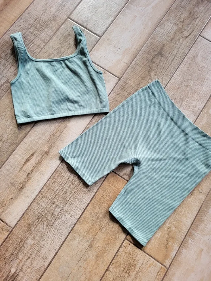 Ensemble de sport taille M - photo numéro 4