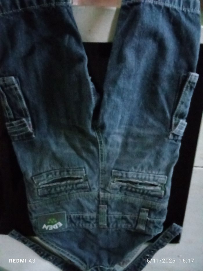 Salopette en jeans 12 mois - photo numéro 2