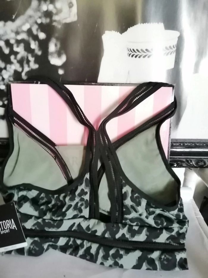 Brassière sport . Victoria's Secret - photo numéro 11