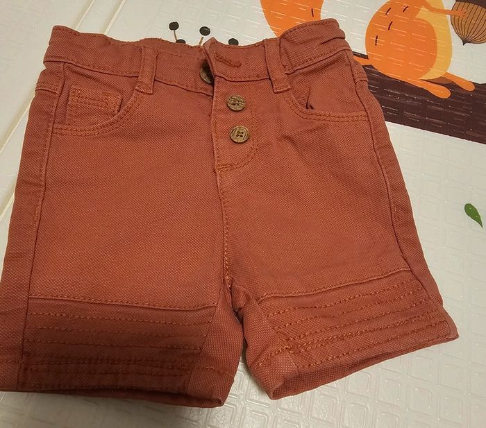 Lot 2 shorts 6 mois - photo numéro 3