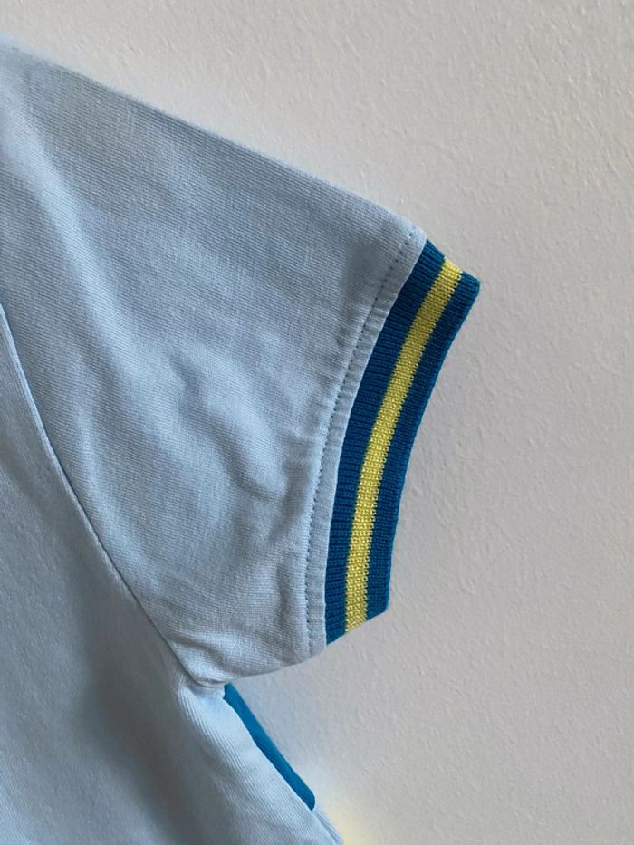 Polo bleu clair avec bandes bleu foncé et jaune - 4 Ans - photo numéro 7