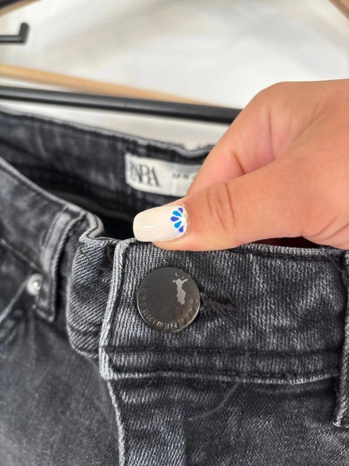 Jean noir à trous Zara taille 38 - photo numéro 5