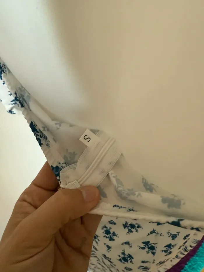 Robe longue blanc à fleur bleu en très bon état taille S - photo numéro 9