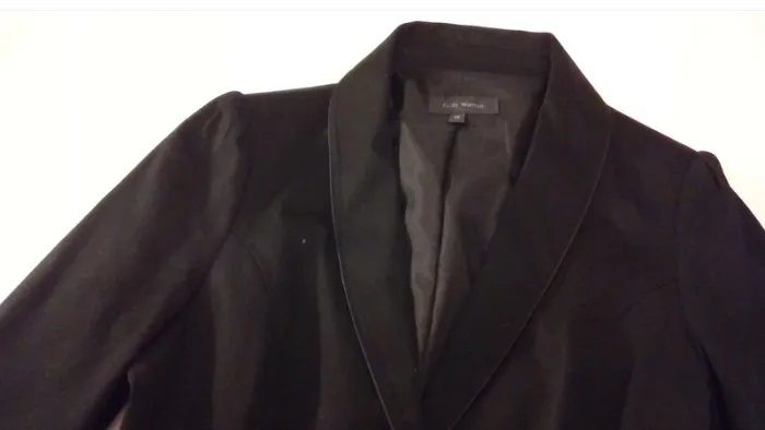 Veste  noire avec  ceinture  a  la taille T38 - photo numéro 2