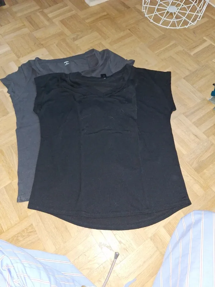 Lot 4 tee shirts - photo numéro 2
