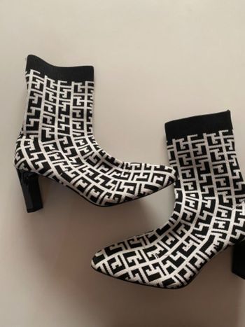 Chaussures chaussettes taille 38  noir et blanc