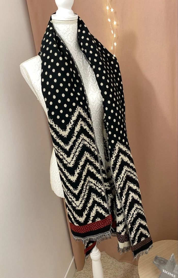 Écharpe Mazélie longue neuve - photo numéro 2