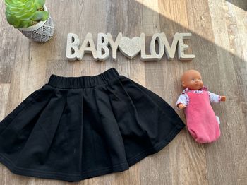 - Jupe    - 24 mois - Très bon état